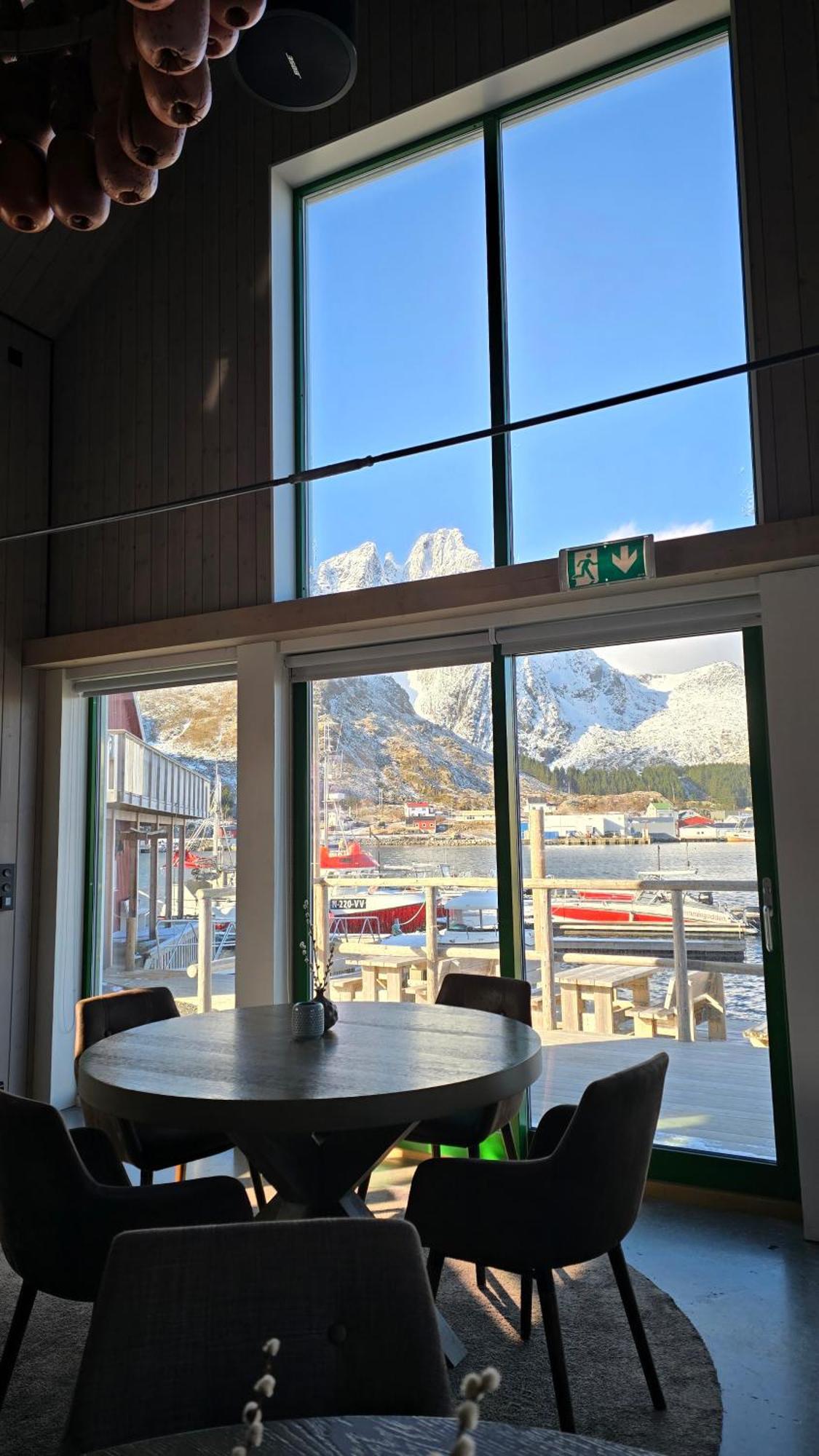 Hemmingodden Lofoten Fishing Lodge Болстад Екстериор снимка