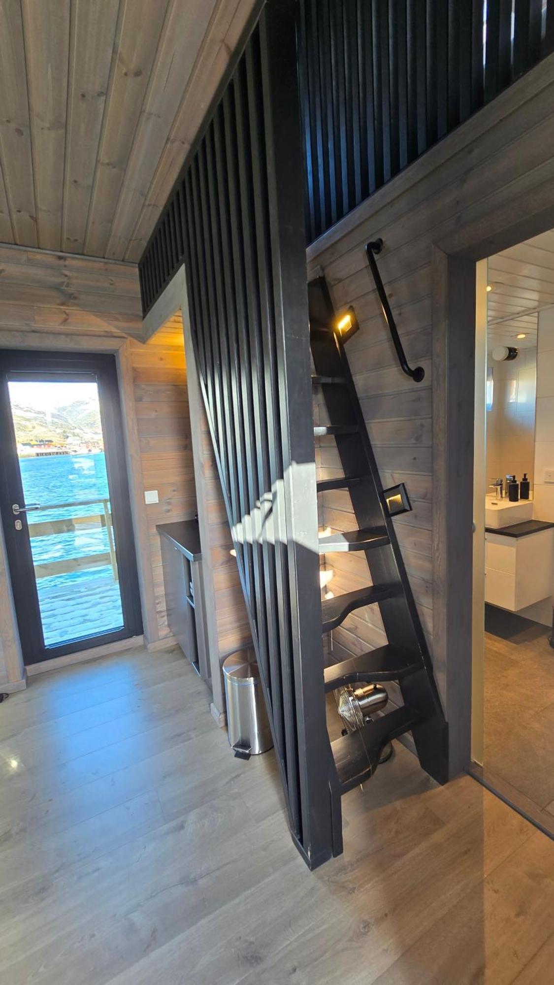 Hemmingodden Lofoten Fishing Lodge Болстад Екстериор снимка